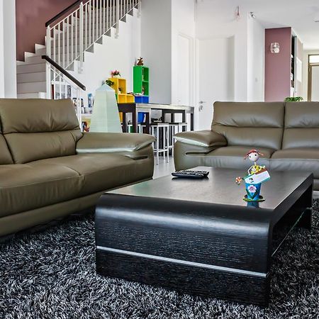 R Residence Jelutong Екстериор снимка