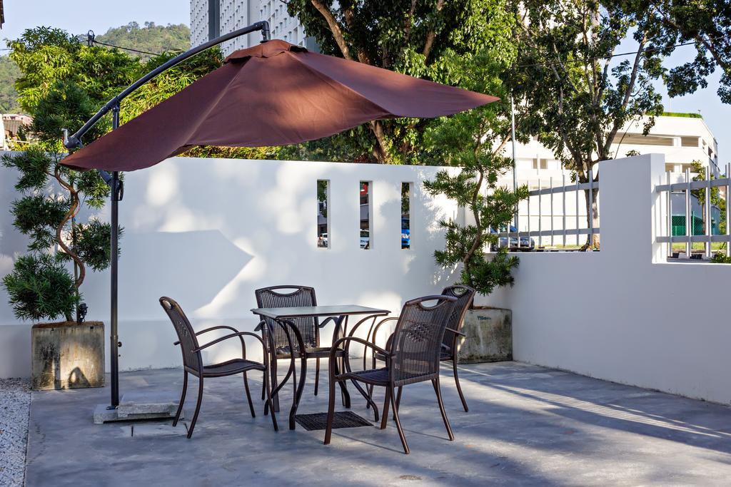 R Residence Jelutong Екстериор снимка